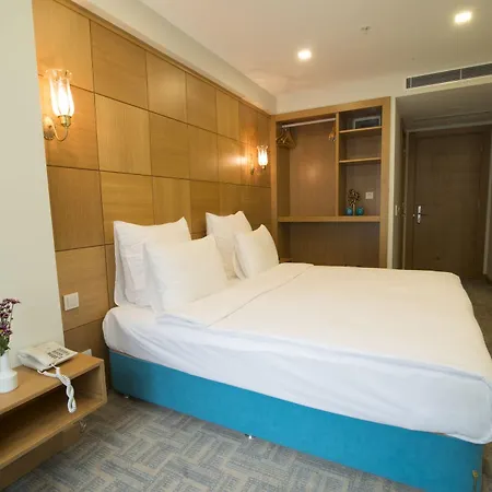Cumbali Plaza Hotell 3*