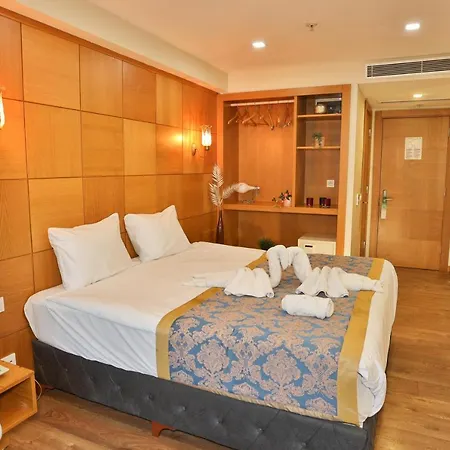 Hotell Cumbali Plaza 3*