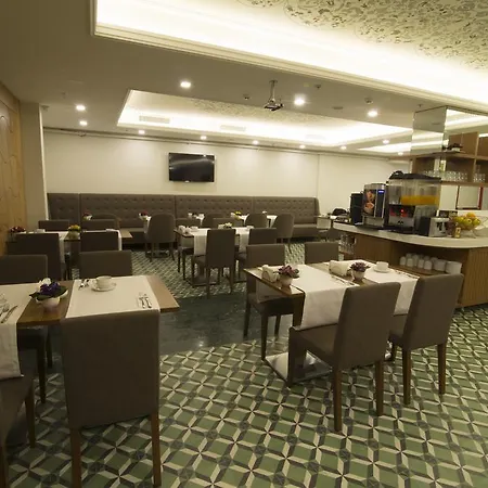 Hotell Cumbali Plaza