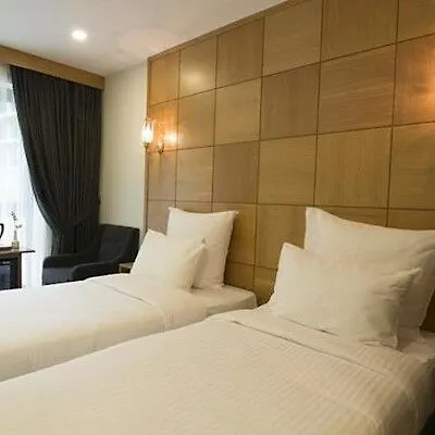 Hotell Cumbali Plaza 3*