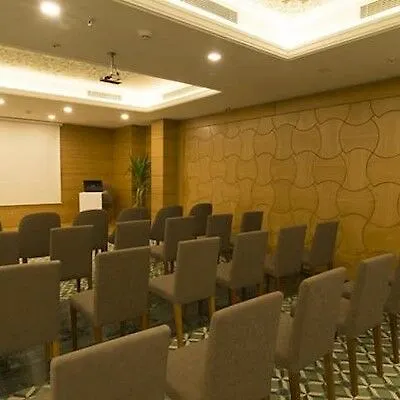 Hotell Cumbali Plaza 3*